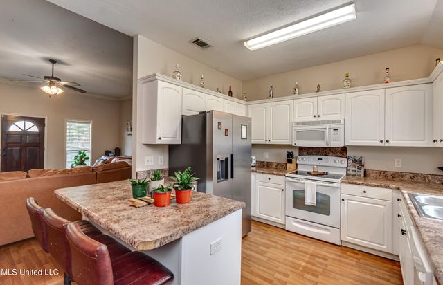 1076 Spanish Oak Drive, Pearl, MS 39208