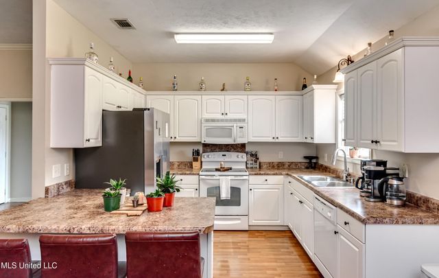 1076 Spanish Oak Drive, Pearl, MS 39208