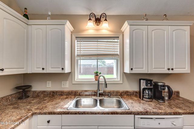 1076 Spanish Oak Drive, Pearl, MS 39208