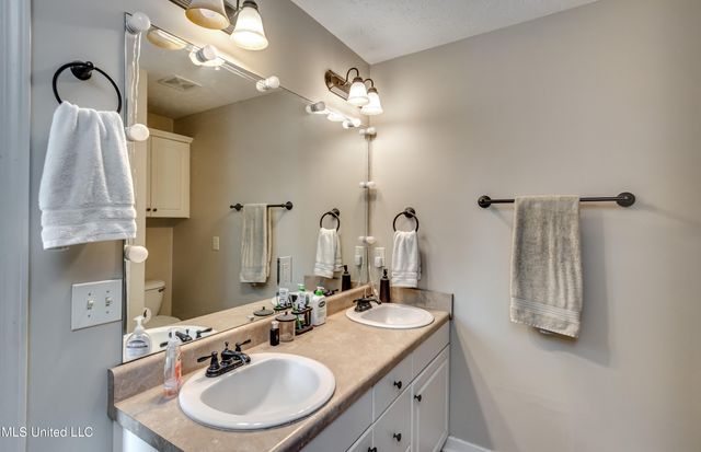 1076 Spanish Oak Drive, Pearl, MS 39208