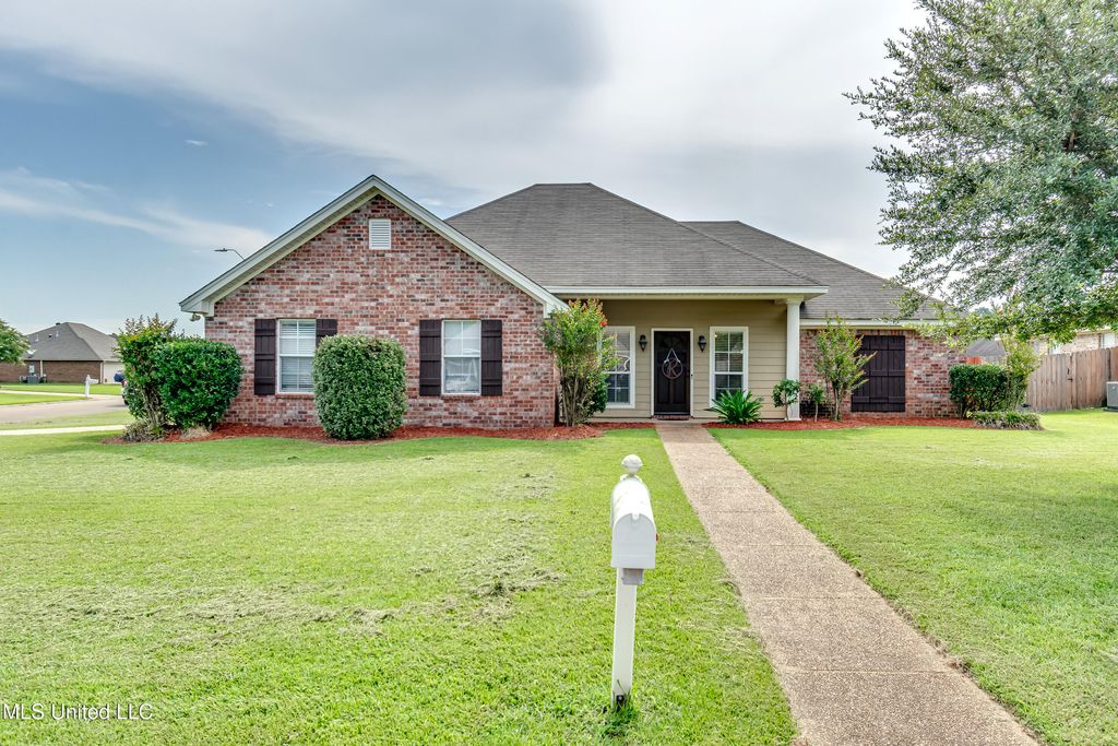 1076 Spanish Oak Drive, Pearl, MS 39208