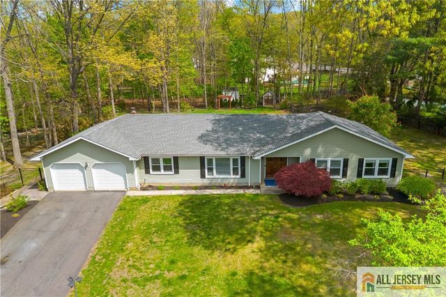 7 Michelle Street, Monroe, NJ 08831