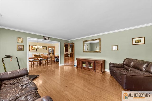 7 Michelle Street, Monroe, NJ 08831