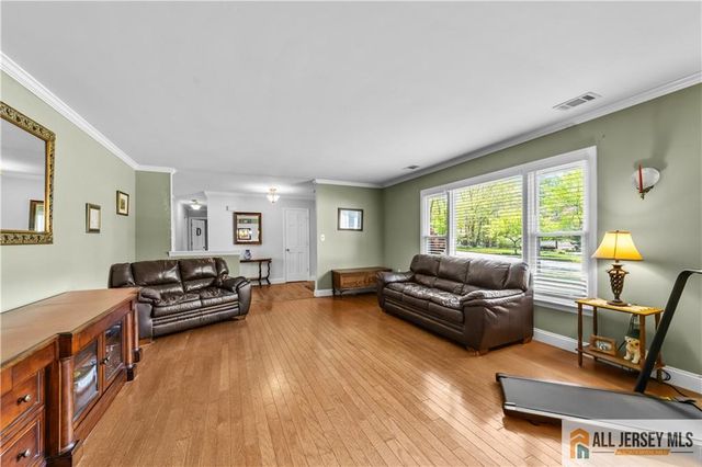 7 Michelle Street, Monroe, NJ 08831