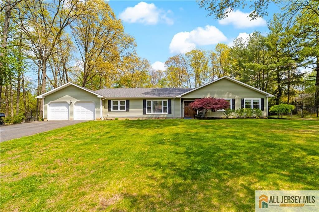 7 Michelle Street, Monroe, NJ 08831