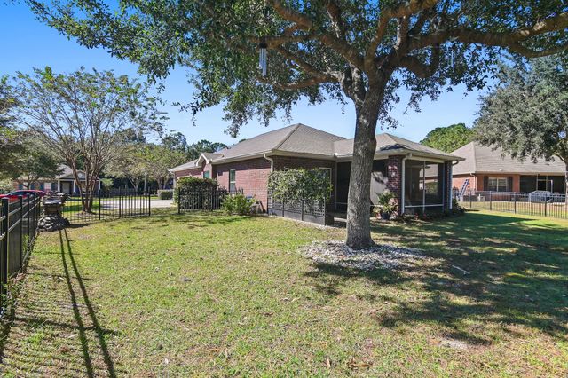 63 Camellia Court, Freeport, FL 32439