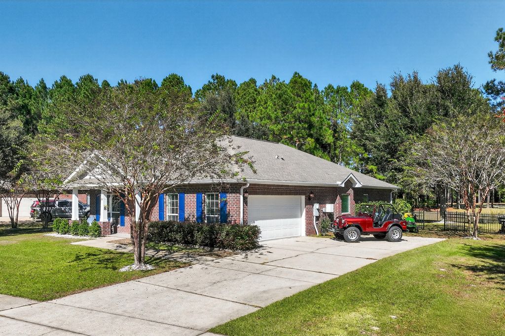 63 Camellia Court, Freeport, FL 32439