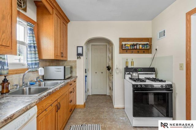 3501 N 47th Avenue, Omaha, NE 68104