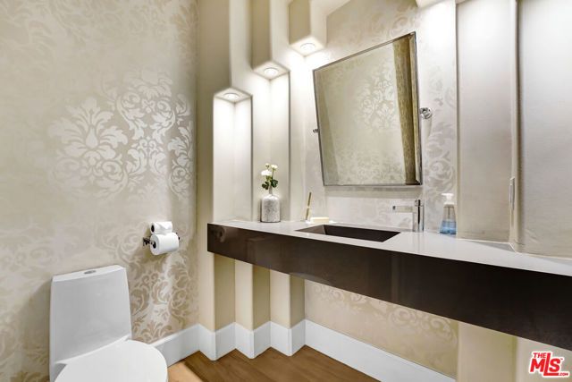 841 N CRESCENT HEIGHTS Boulevard, Los Angeles, CA 90046