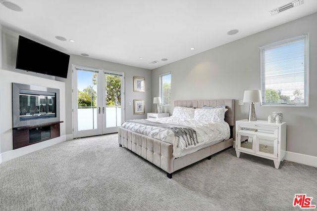 841 N CRESCENT HEIGHTS Boulevard, Los Angeles, CA 90046