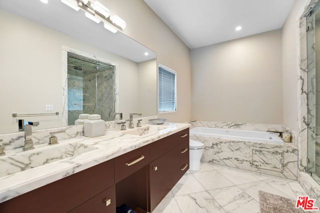 841 N CRESCENT HEIGHTS Boulevard, Los Angeles, CA 90046