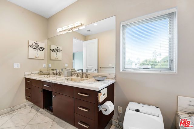 841 N CRESCENT HEIGHTS Boulevard, Los Angeles, CA 90046