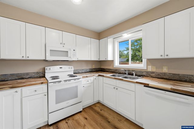4710 12th Av NE, Keizer, OR 97303