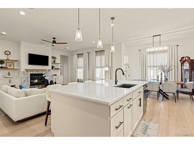 433 Scrubjay Cir, Castle Rock, CO 80104