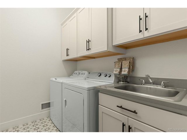 433 Scrubjay Cir, Castle Rock, CO 80104