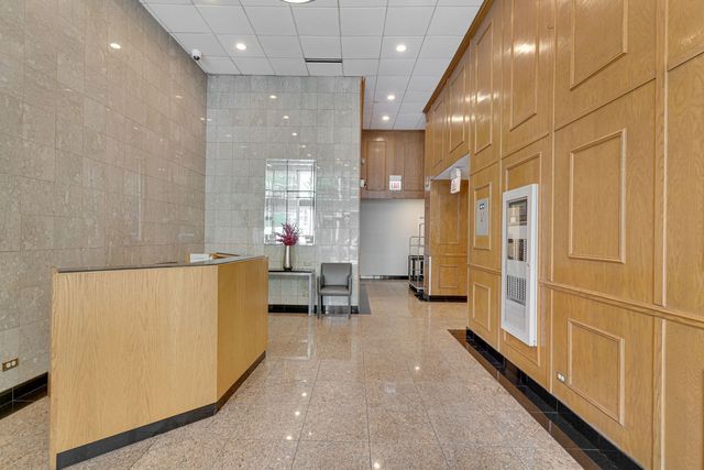 1540 N LaSalle Drive 201, Chicago, IL 60610
