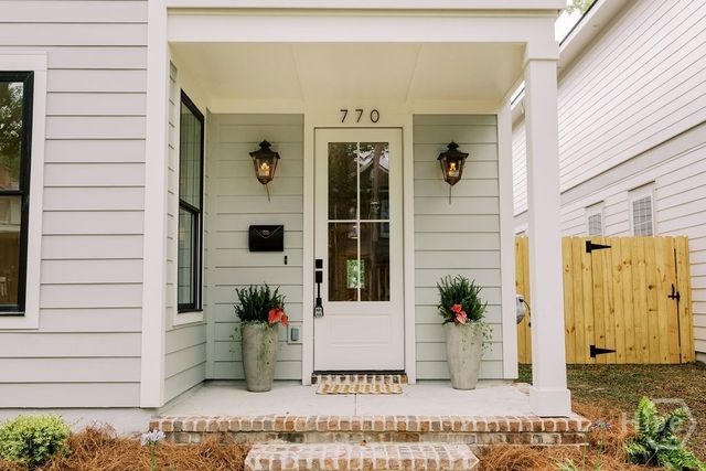 770 E Park Avenue, Savannah, GA 31401