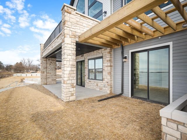 216 Lakeview Lane, Beaver Dam, WI 53916