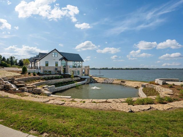 216 Lakeview Lane, Beaver Dam, WI 53916
