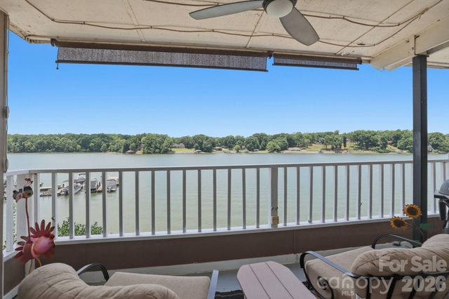 9817 Emerald Point Drive 4, Charlotte, NC 28278
