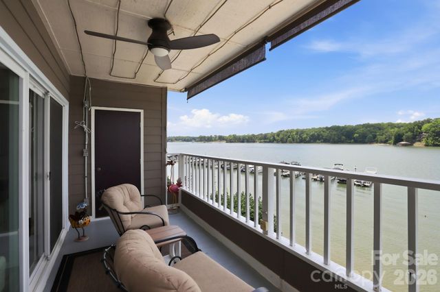 9817 Emerald Point Drive 4, Charlotte, NC 28278