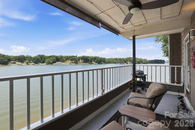 9817 Emerald Point Drive 4, Charlotte, NC 28278
