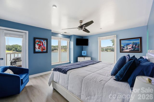 9817 Emerald Point Drive 4, Charlotte, NC 28278