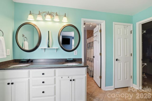 9817 Emerald Point Drive 4, Charlotte, NC 28278