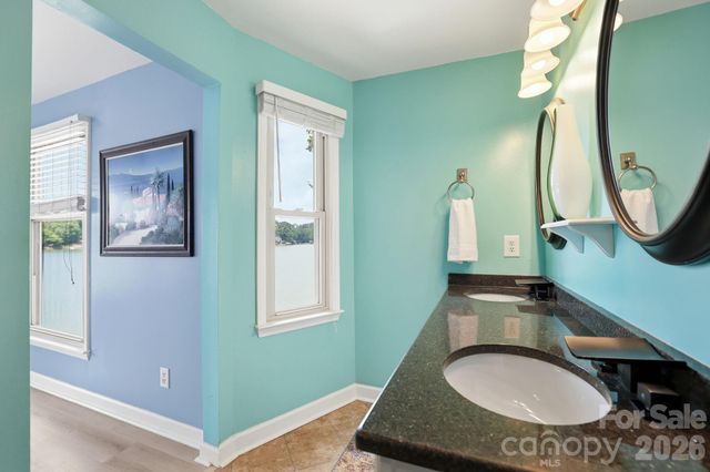 9817 Emerald Point Drive 4, Charlotte, NC 28278