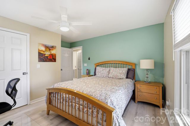 9817 Emerald Point Drive 4, Charlotte, NC 28278