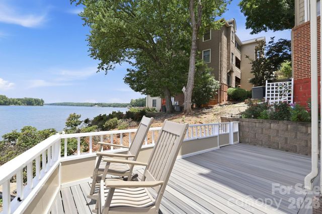 9817 Emerald Point Drive 4, Charlotte, NC 28278