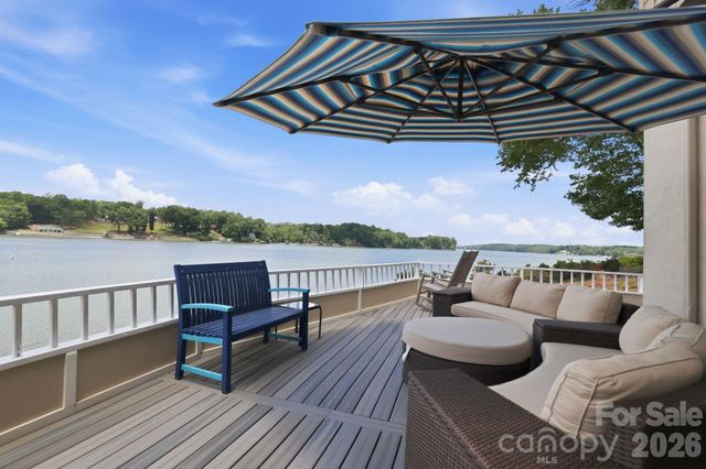 9817 Emerald Point Drive 4, Charlotte, NC 28278