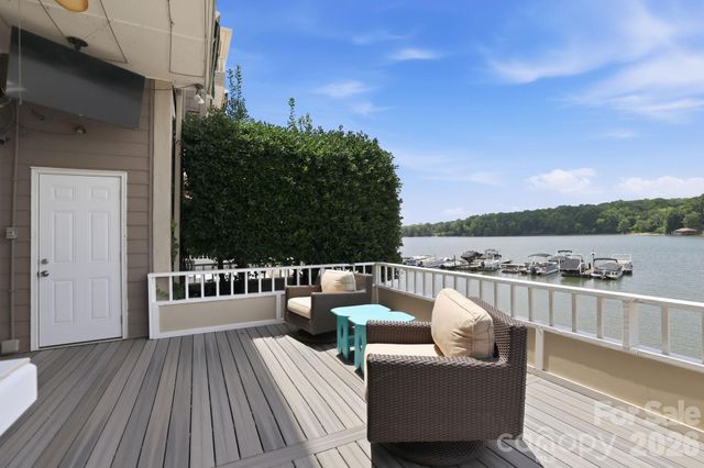 9817 Emerald Point Drive 4, Charlotte, NC 28278