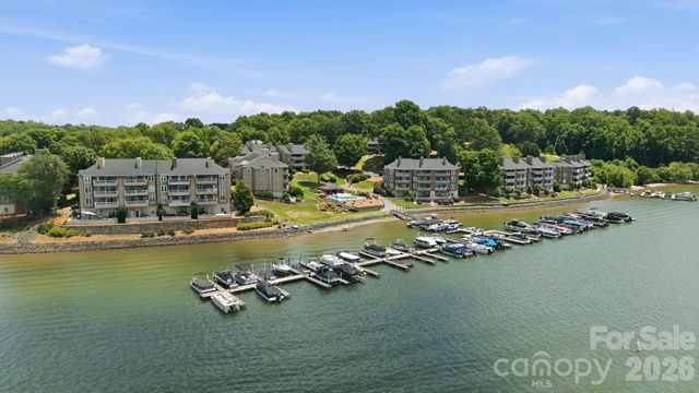 9817 Emerald Point Drive 4, Charlotte, NC 28278