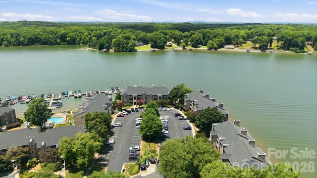9817 Emerald Point Drive 4, Charlotte, NC 28278