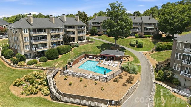 9817 Emerald Point Drive 4, Charlotte, NC 28278