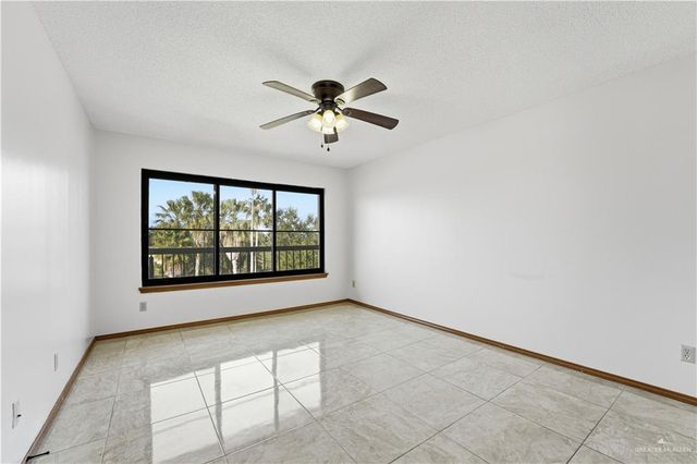 2900 Ashley Drive 405, Pharr, TX 78577