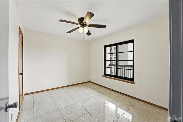 2900 Ashley Drive 405, Pharr, TX 78577