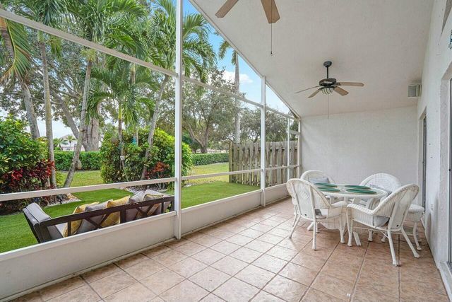 1643 Oak Berry Circle, Wellington, FL 33414