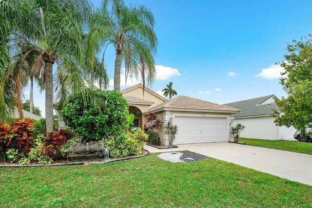 1643 Oak Berry Circle, Wellington, FL 33414