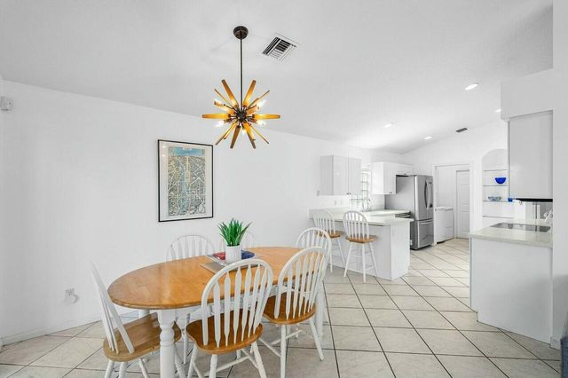 1643 Oak Berry Circle, Wellington, FL 33414