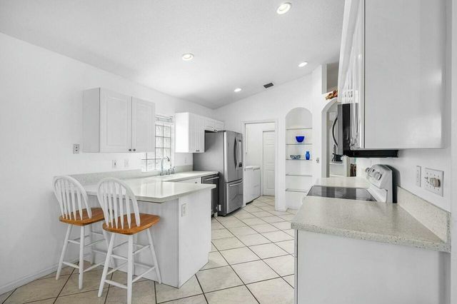 1643 Oak Berry Circle, Wellington, FL 33414