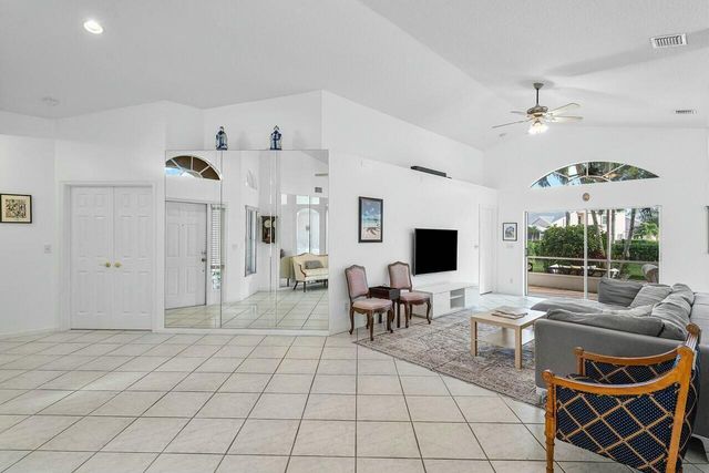 1643 Oak Berry Circle, Wellington, FL 33414