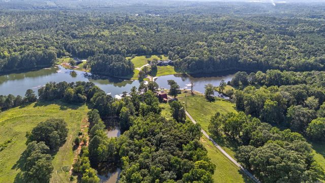 1703 Bullards Ferry Road, Elberton, GA 30635