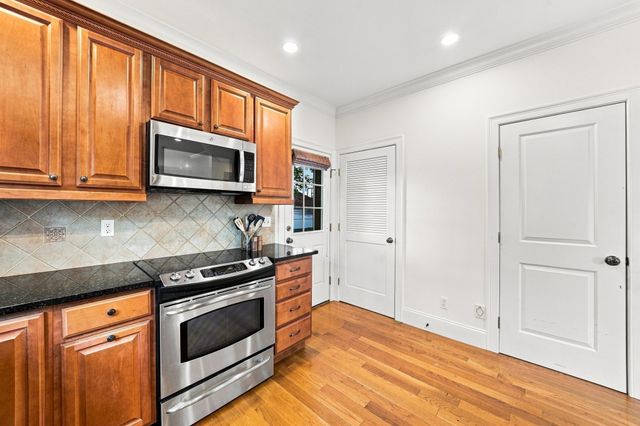 426 Main St 1, Waltham, MA 02452
