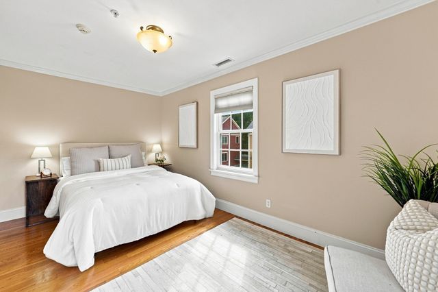 426 Main St 1, Waltham, MA 02452