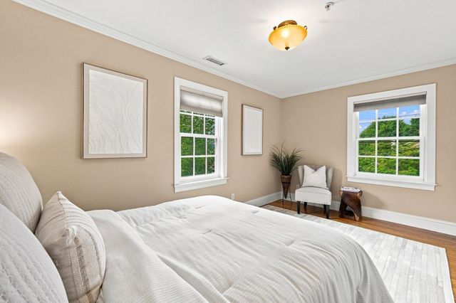 426 Main St 1, Waltham, MA 02452