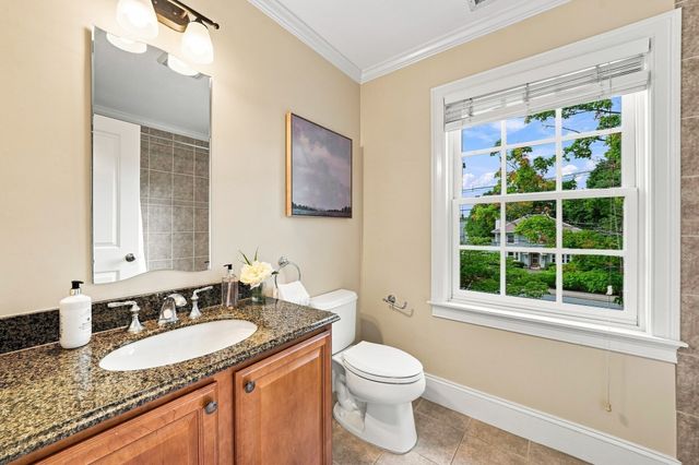 426 Main St 1, Waltham, MA 02452