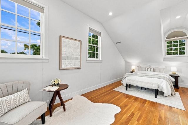 426 Main St 1, Waltham, MA 02452