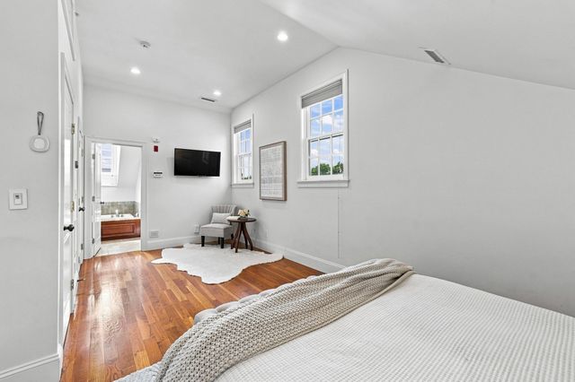 426 Main St 1, Waltham, MA 02452